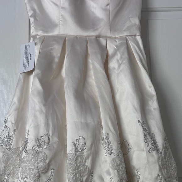 Chi Chi London Pearl ivory dress wedding or cocktail - Picture 13 of 14